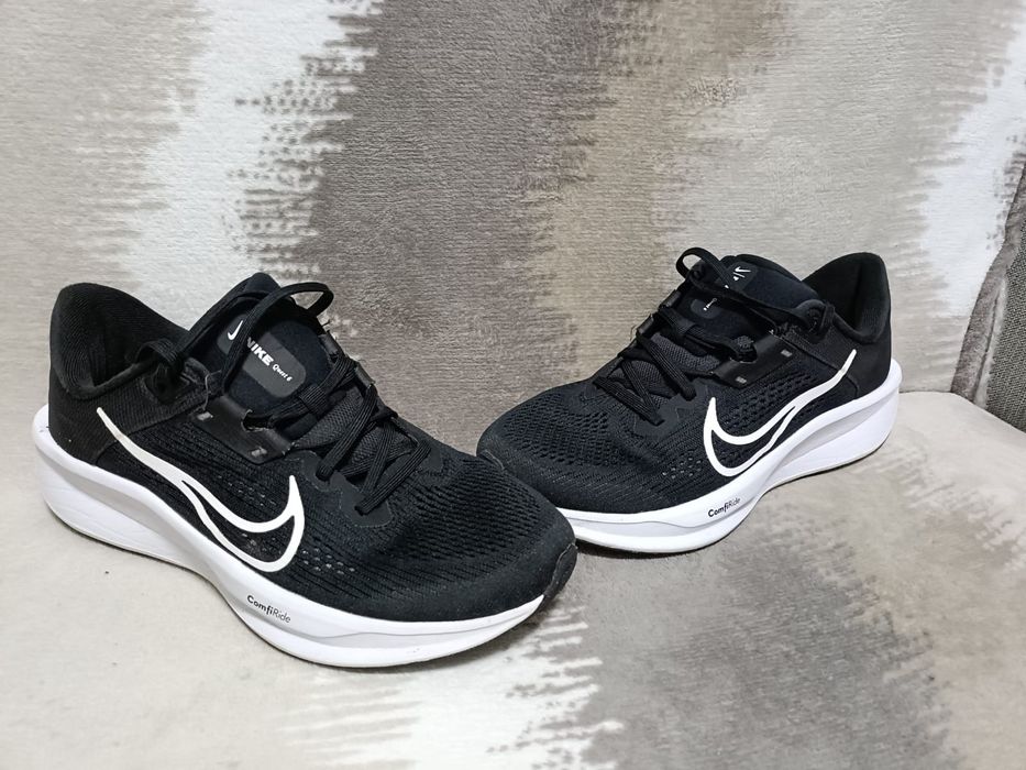 Adidasi Nike de plimbat