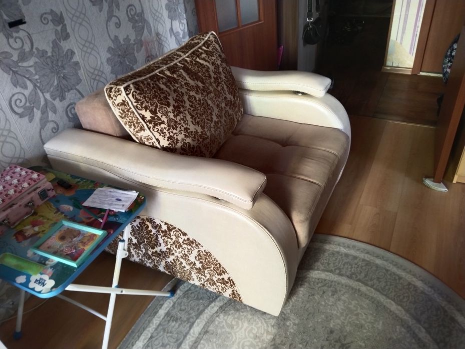 Продам диван в отличном состоянии
