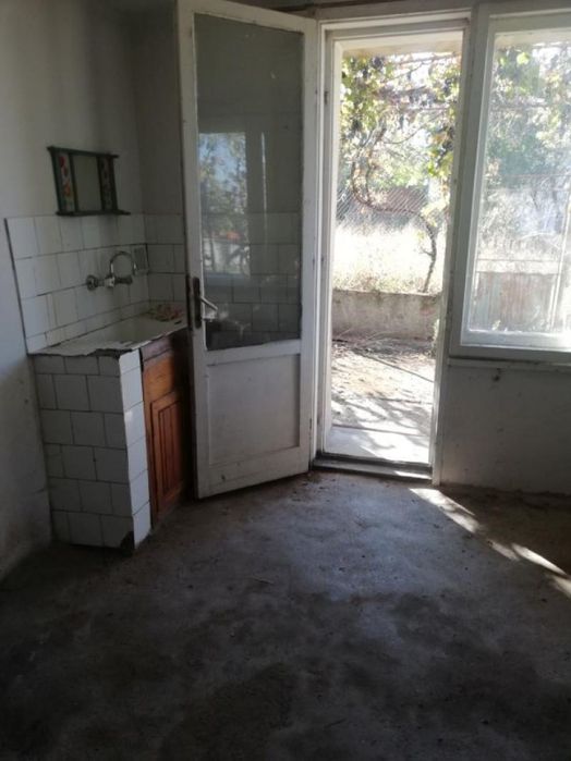 Продава се Къща в с. Владимир, Област Перник - 240 кв.м за 271 €/кв.м - Снимка #5