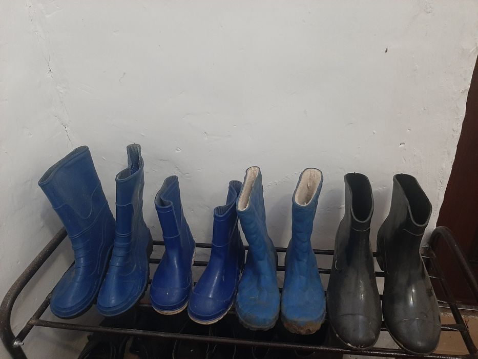 Продам резиновые сапоги