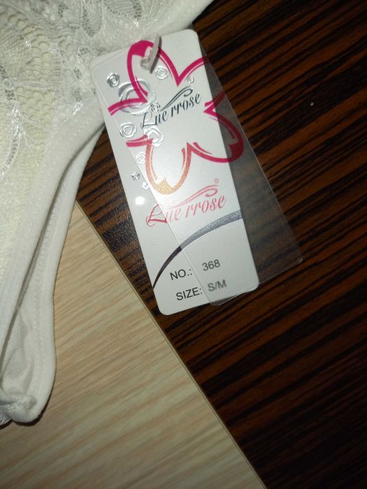 Ново бюстие S/M бяло