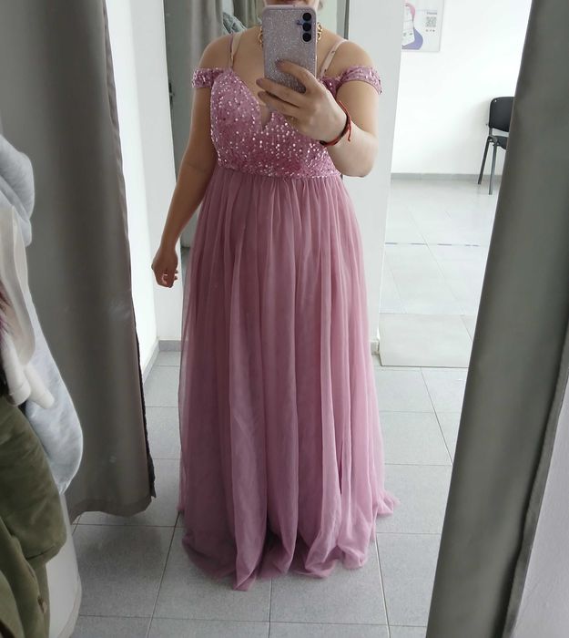 Официална рокля ..