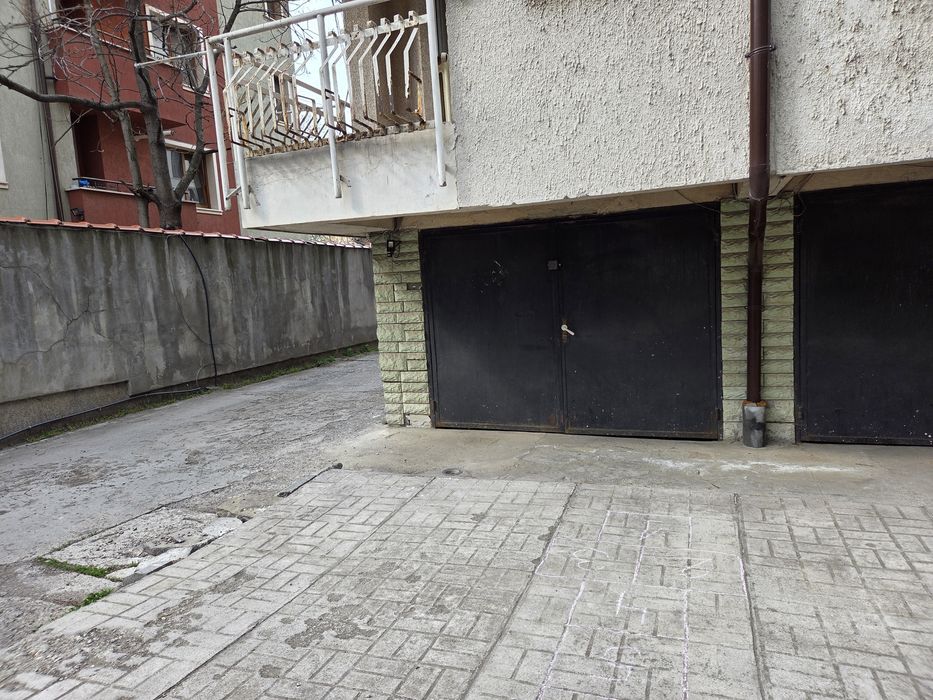 Гараж под наем 20 кв.м.Павлово до кръговото.во