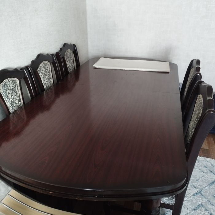 Стол для гостей продам