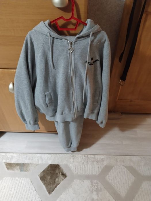 Продам школьные вещи