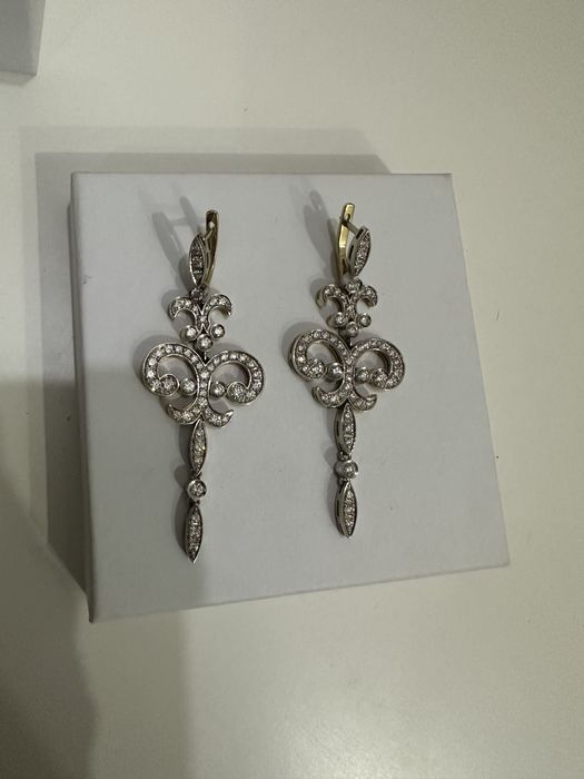 Қазақи алтын сырға бриллиантпен