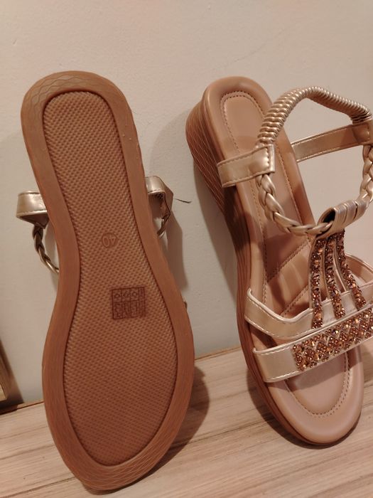Нови летни сандали
