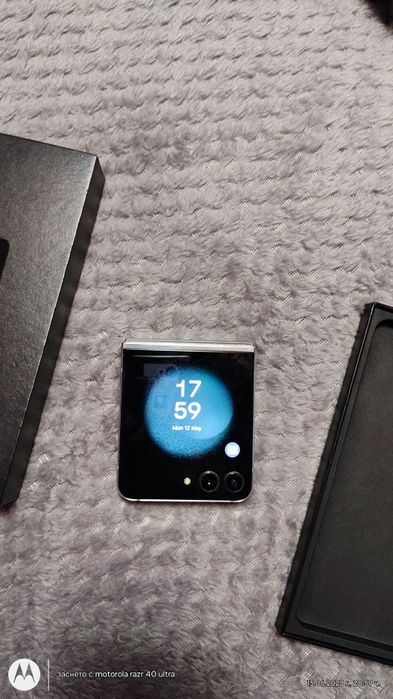 .Samsung Galaxy ZFlip5