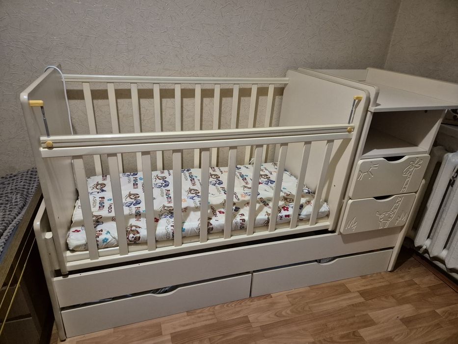 Детская кроватка