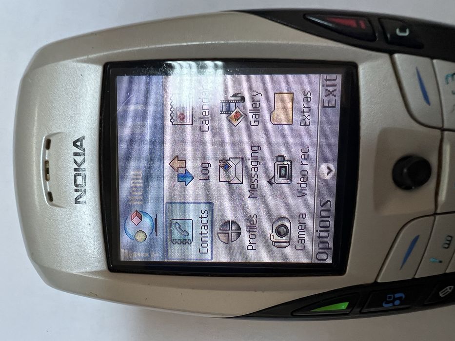 Nokia 6600 liber de retea