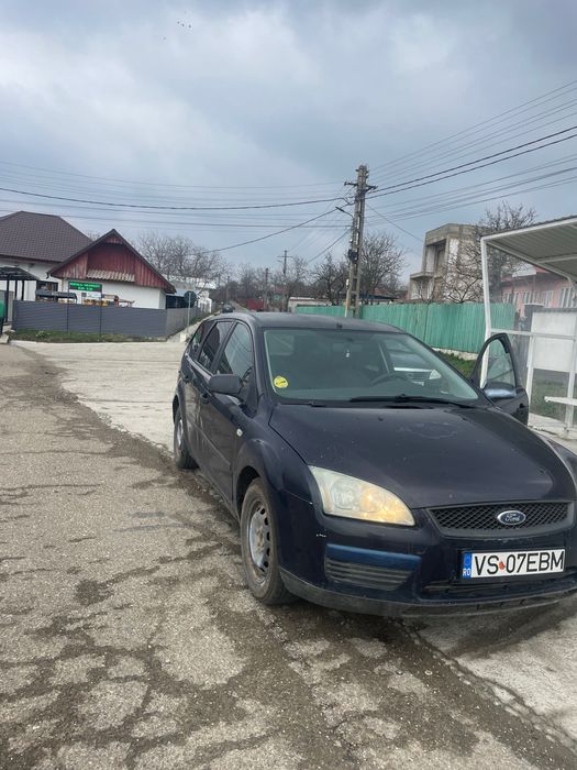 Vand ford, pornește la sfert merge problema e ca nu i mai cuplează ambreiajul detalii la telefon 0771659748