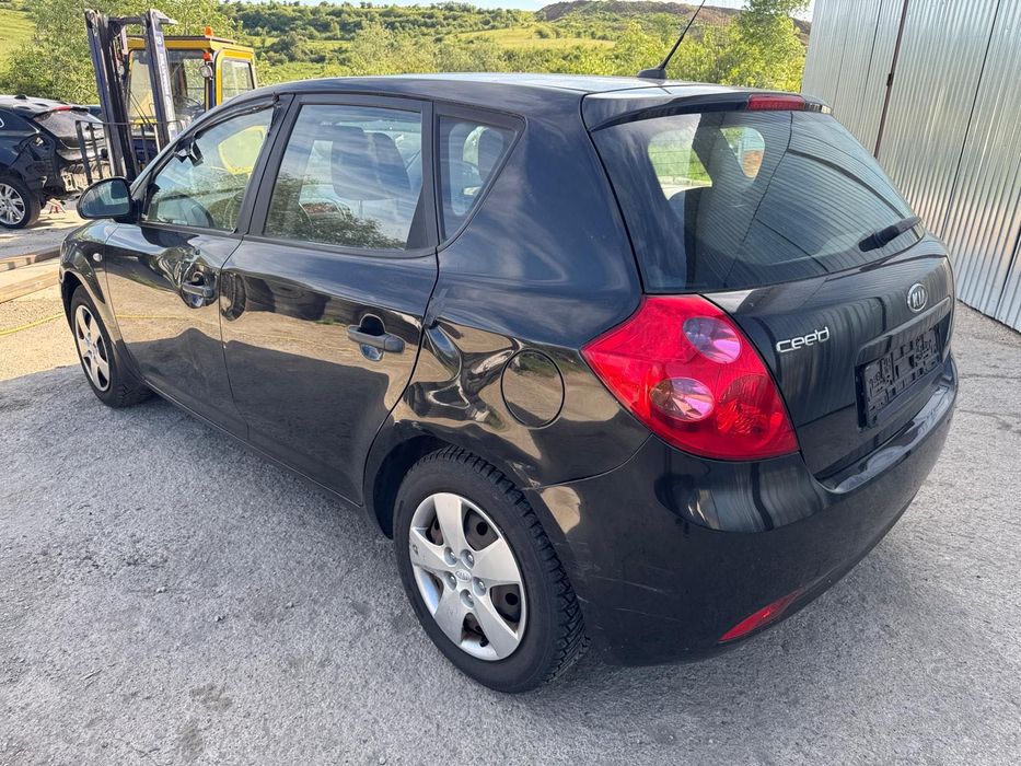 Dezmembrez Kia Ceed ED Hatchback 1.4CVVT 2006 2007 2008 2009 2010 2011 2012