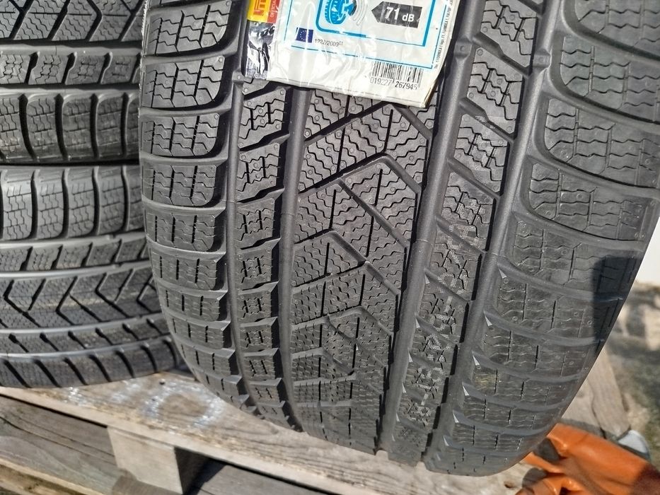 305/35/21 Пирели ДОТ 2020 г - Чисто Нови