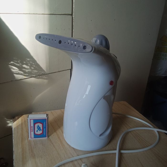 Продам ручной отпариватель.