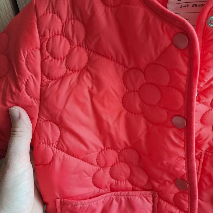 Яке за момиче ново