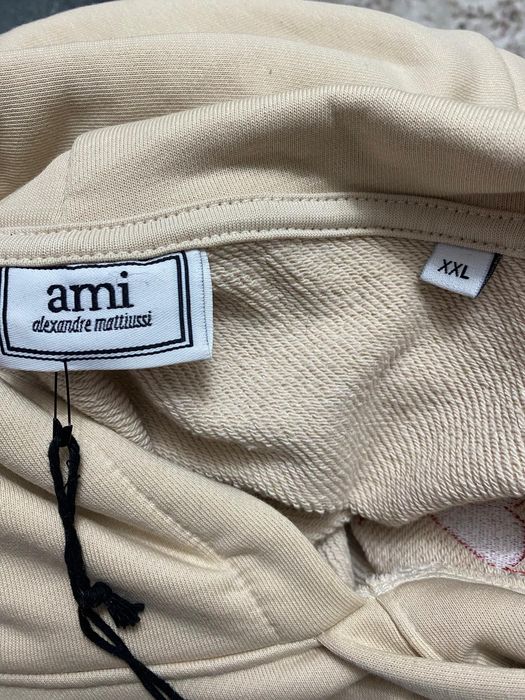 Vând hanorac nou de bărbați Ami