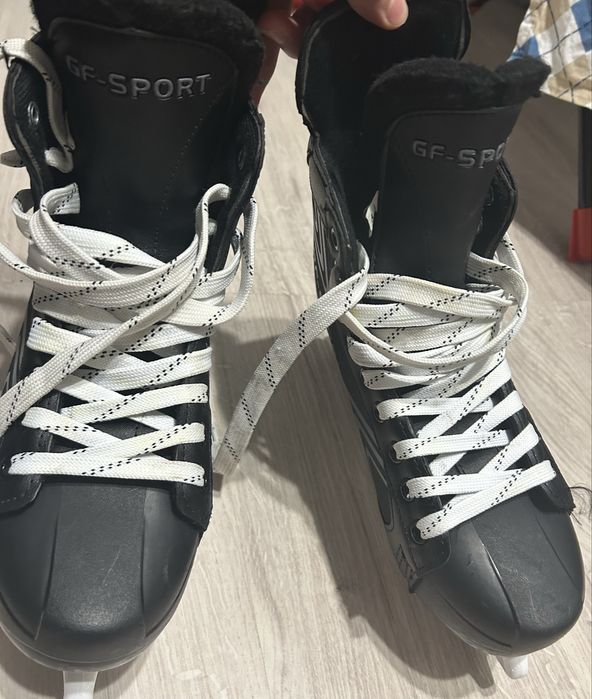 Продам коньки срочно