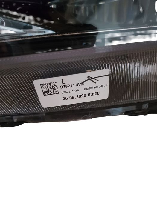 Far stanga fata HYUNDAI TUCSON III TLE  2018-2021 LED