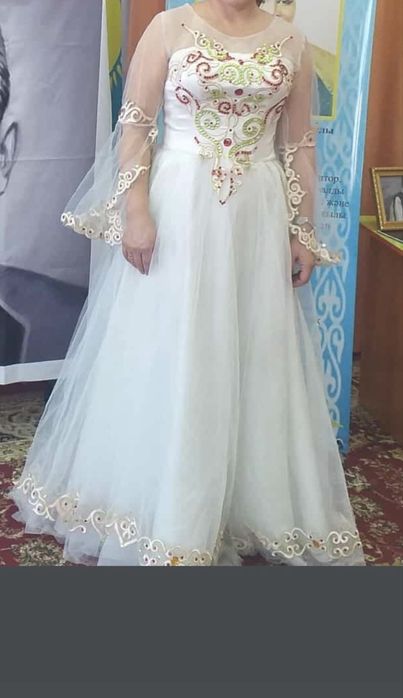 Национальное  платье бу