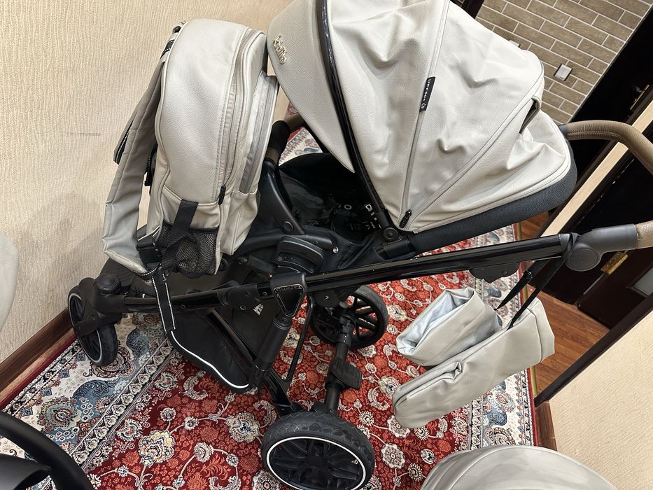 Продаетсья коляска CARRELLO 2в1