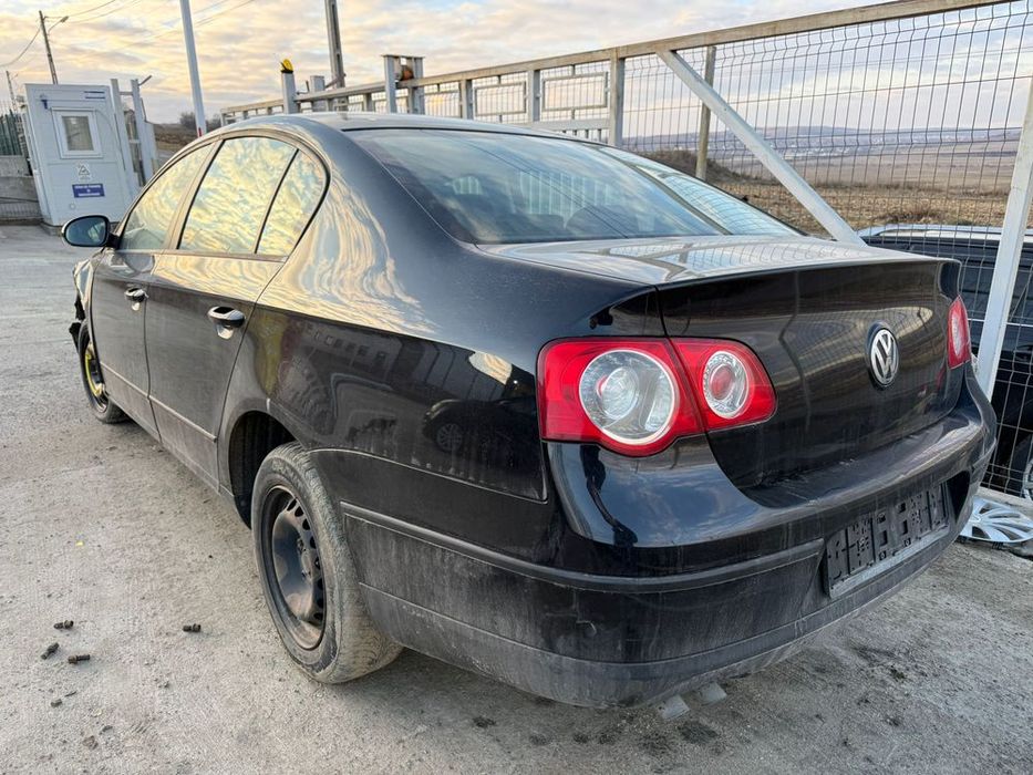 Dezmembrez / Dezmembrari / Piese / Accesorii Vw passat b6 1.9 BLS 2006 negru stanga