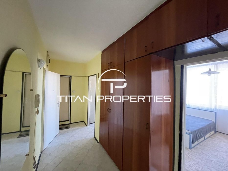 Дава се под наем Тристаен апартамент в Бургас, Славейков - 67 кв.м за 408 € - Снимка #2