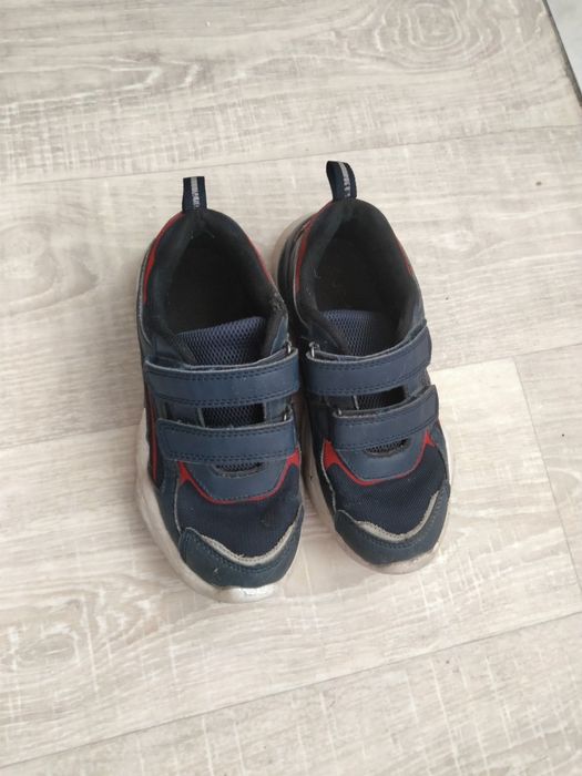 Кроссовки для мальчика 30р