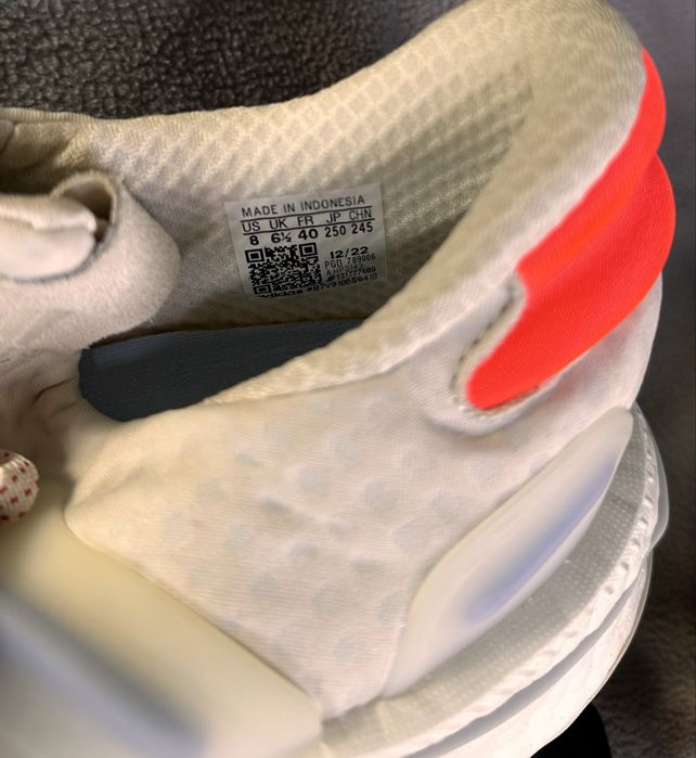 Продам кроссовки adidas