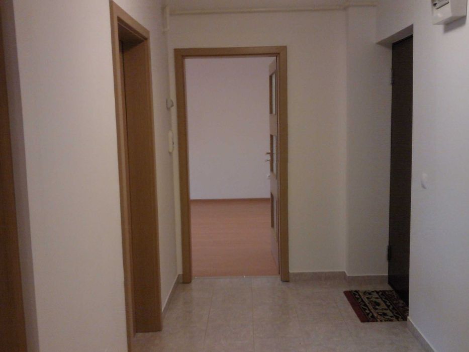 Direct proprietar, închiriez apartament spatios  cu 2 camere decomandat in  Sacele , Cartietul Ștefan cel Mare,Brasov