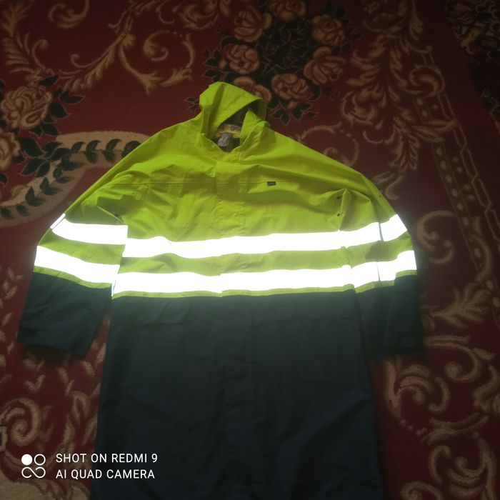 Плащ  дождавик сотилади