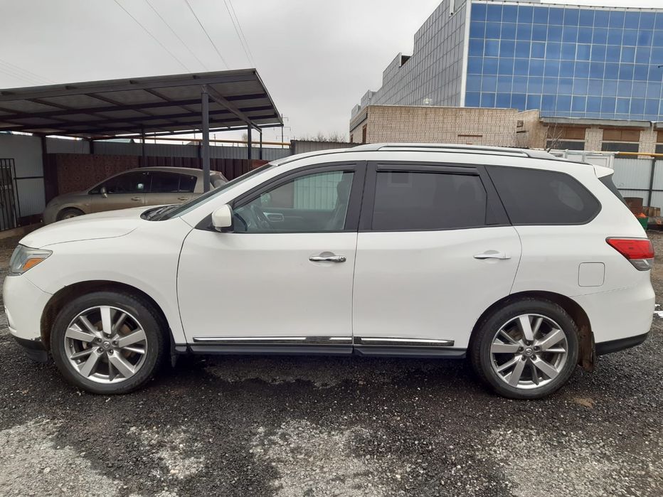 Продам Nissan pathfinder R52 2013