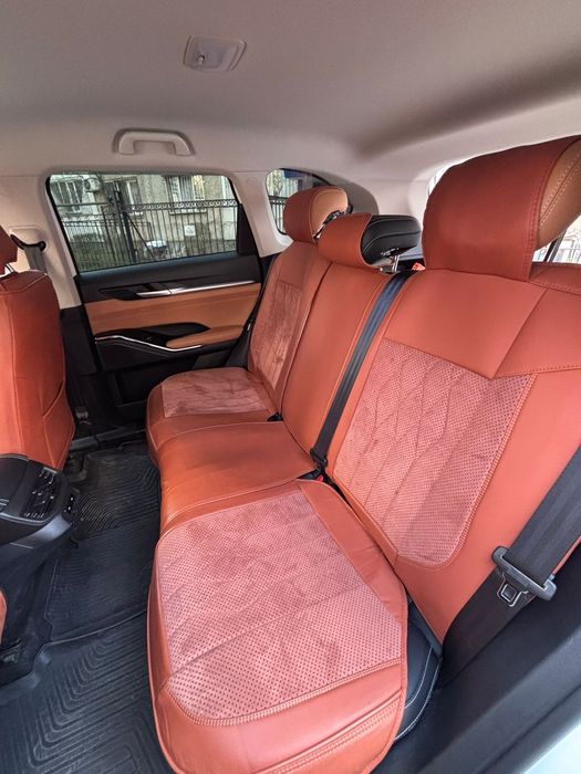 Новые чехлы на автомашину