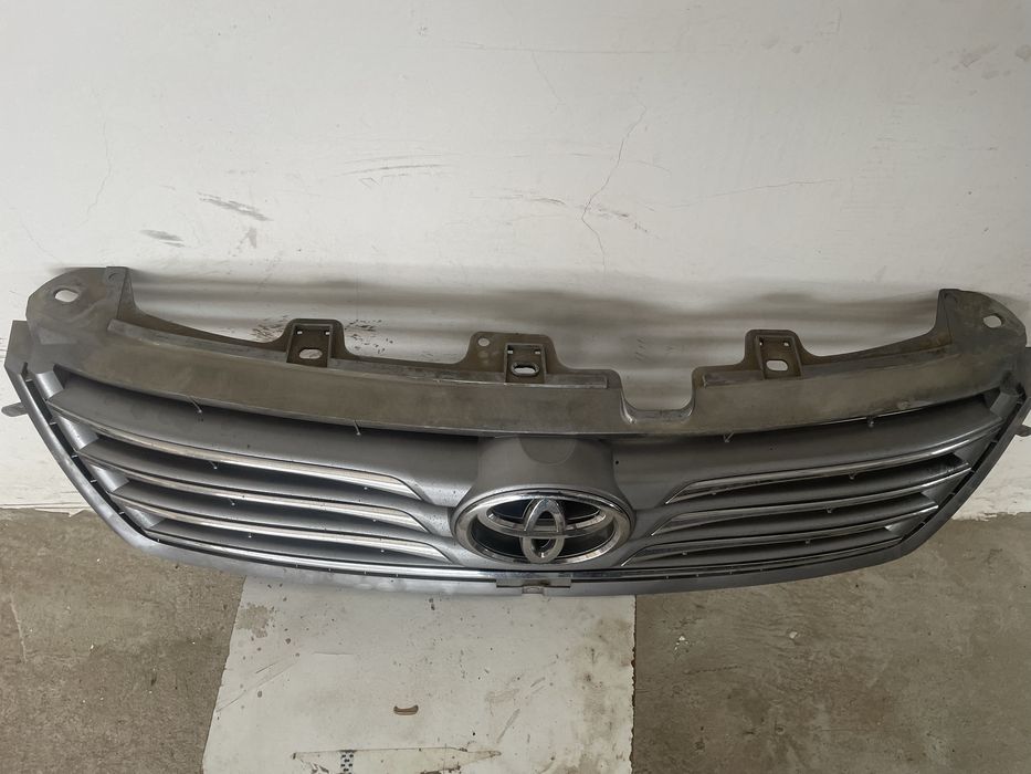 Toyota rav4 решетка