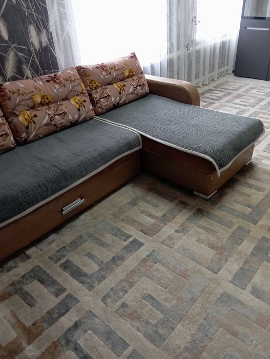 Диван угловой б/у