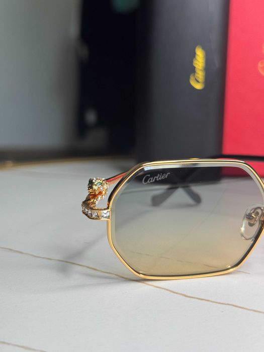 Ochelari de soare Cartier aurii
