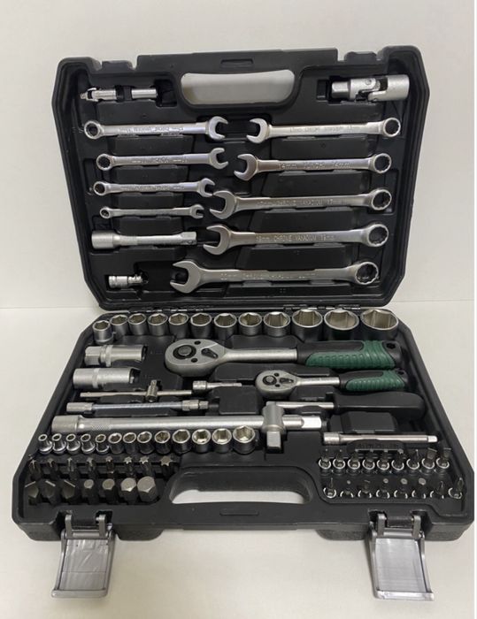 Набор инструментов 82 предмет в кейсе