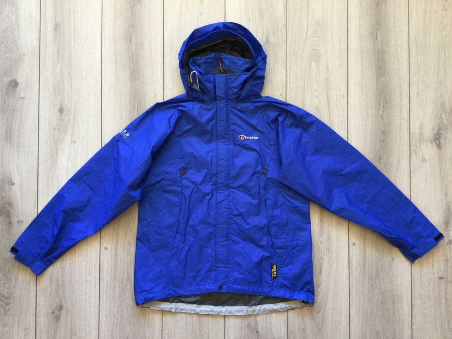 НОВА дамско синьо яке ветровка горнище BERGHAUS Goretex размер 12 / М