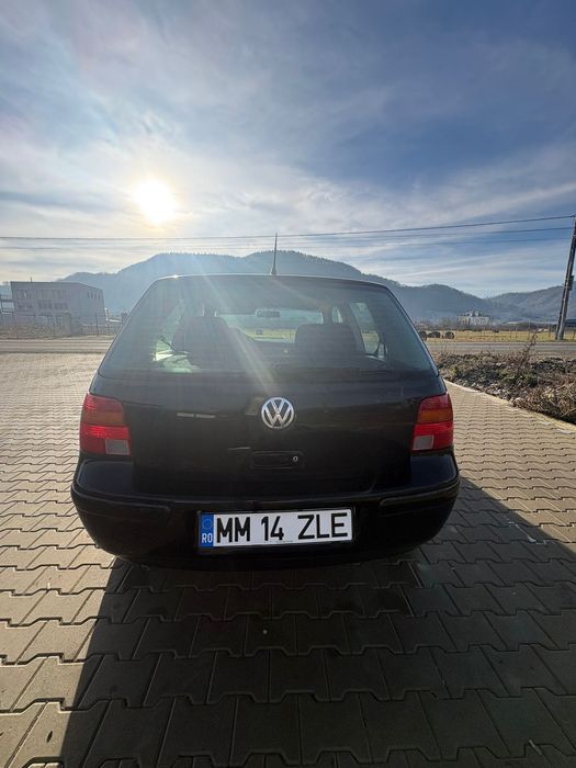 VW Golf 4 |2003 |1.6 Benzină |Stare foarte bună