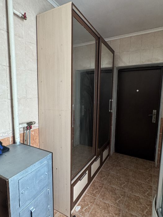 Продам купейный шкаф