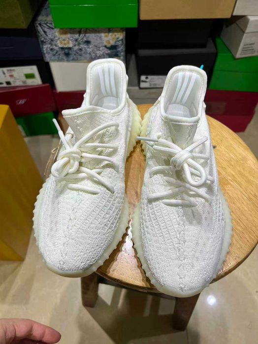 Adidasi Yezzy marimea 37 38