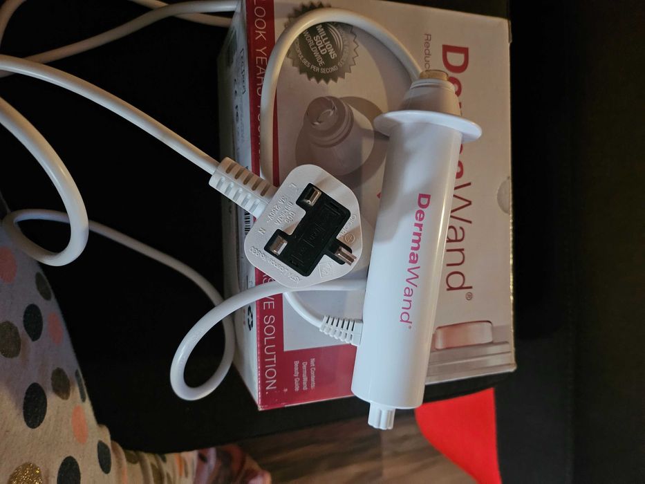 Уред за подмладявоне на кожа       Derma Wand