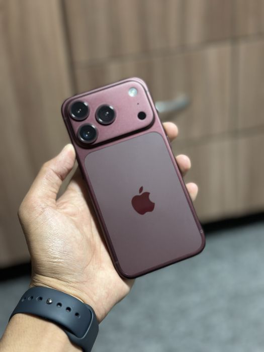 Телефон iPhone 14 Pro в корпусе 18 Pro