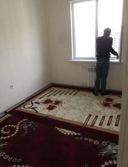 Квартира сотилади , холати зор.