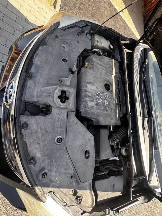 De vanzare Toyota Avensis sau schimb cu rulota 2-3 persoane