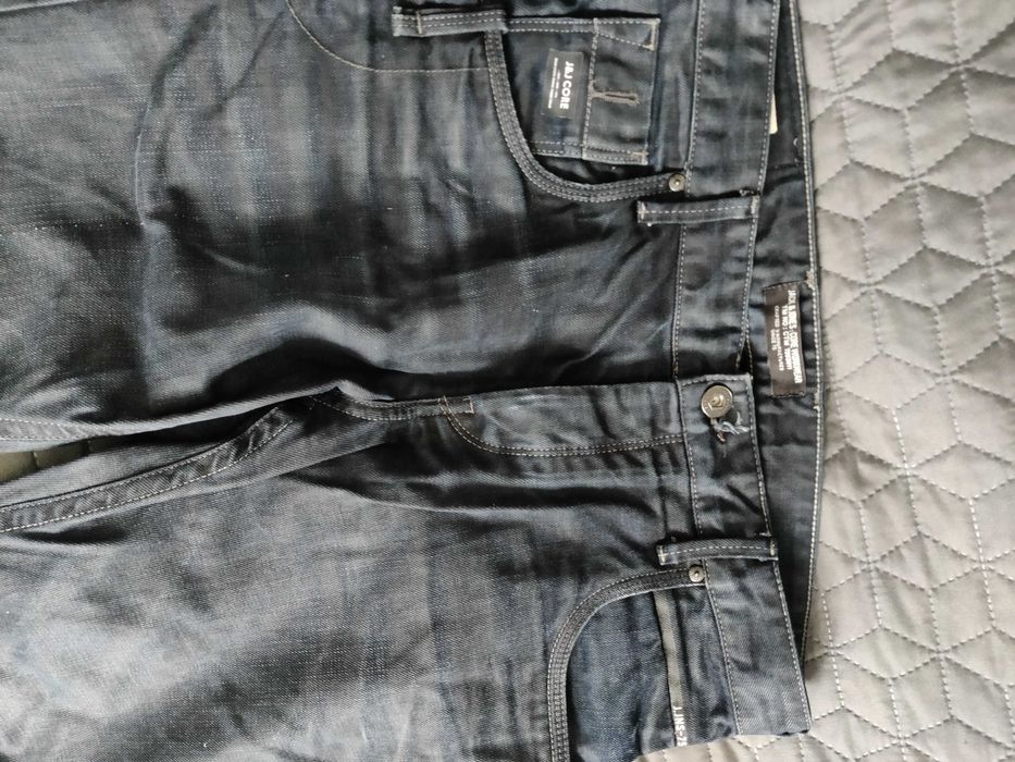 Продавам Мъжки дънки, голям размер - нови