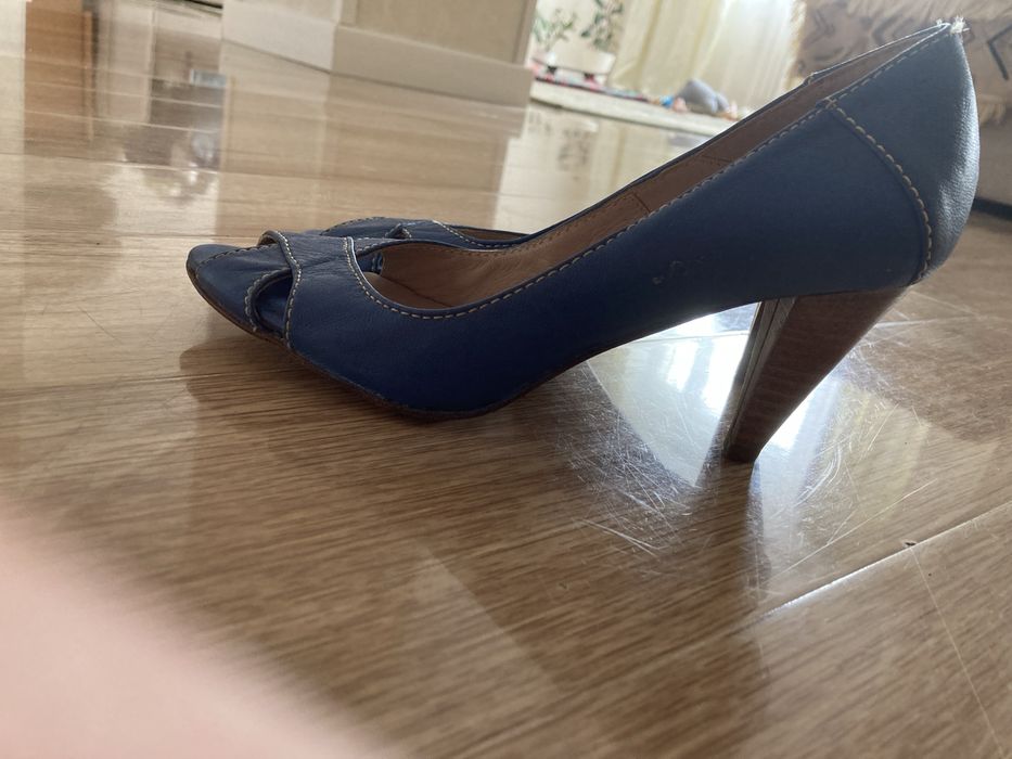 Кожаные туфли абсолютно новые