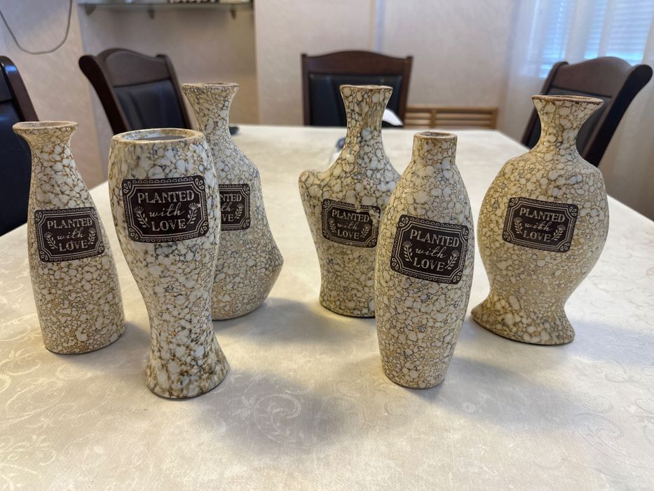 Продам декоративную вазу