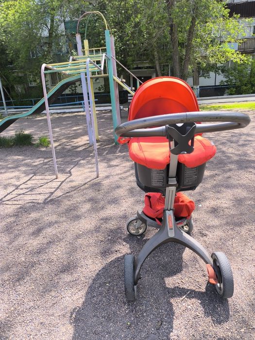 Продам премиальную коляску Stokke Xplory