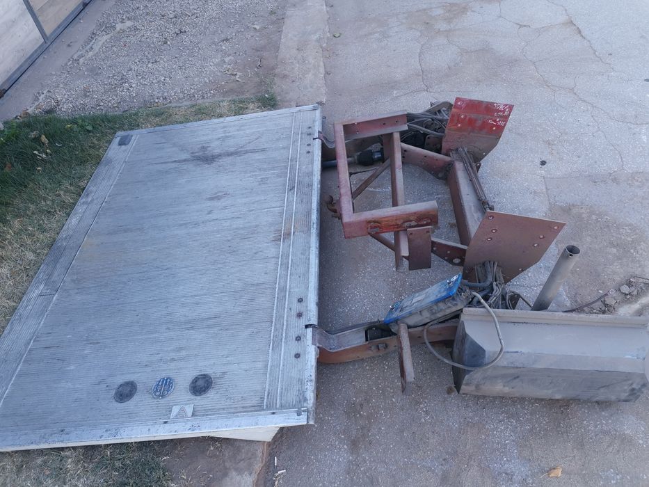 Падащ борд Dautel на части от Ивеко