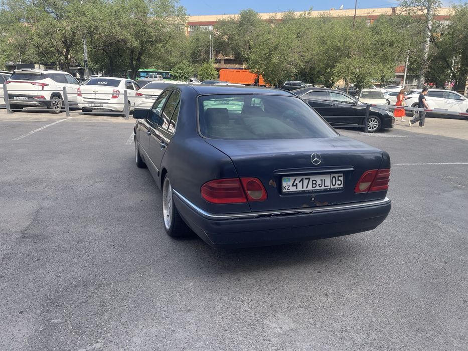 Mercedes Benz E280